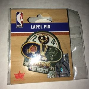 Milwaukee Bucks lapel pin #2